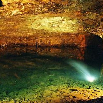 Carnglaze_Caverns